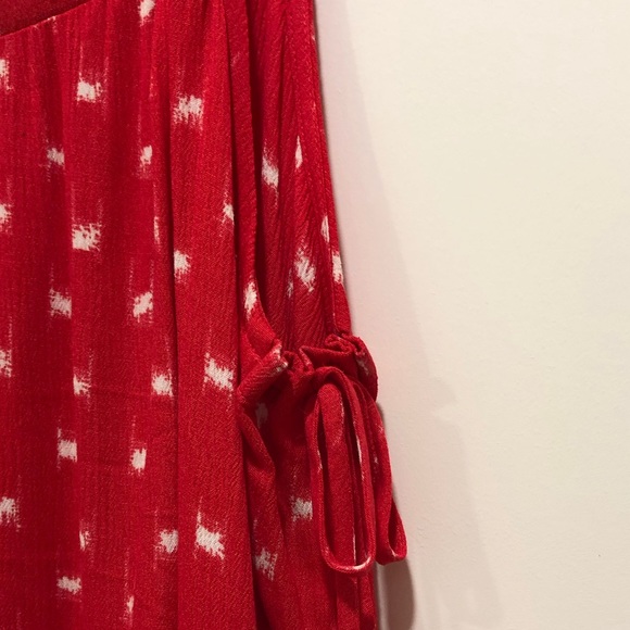 SALE! Cami. Universal Thread from Target with bow - Picture 3 of 8